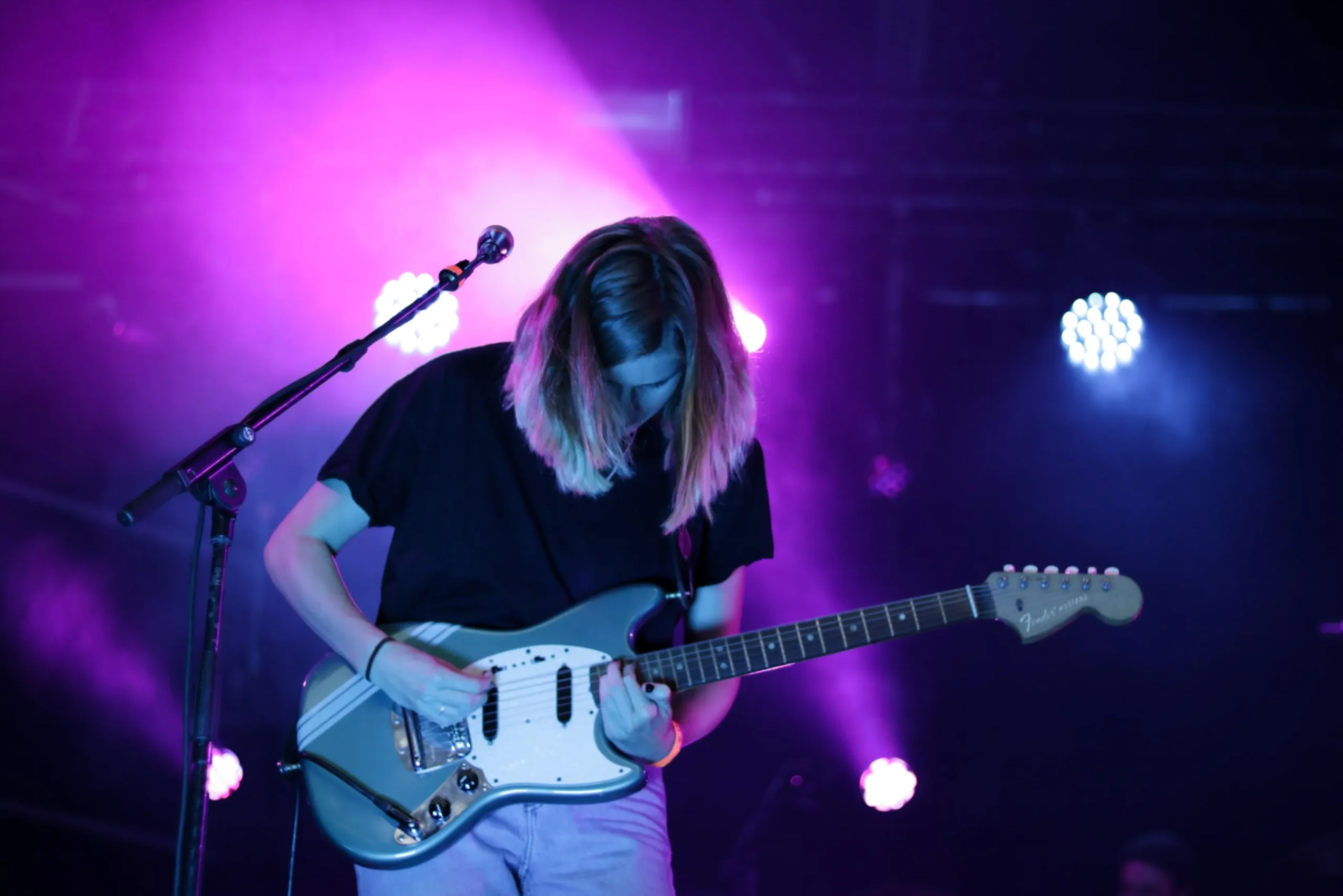 performance-musician-entertainment-music-performing-arts-guitar-1535897-pxhere.com